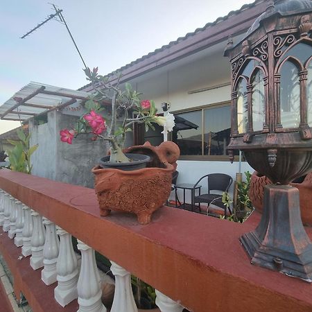 Hom Baan Chiang Mai Hotel Exterior foto
