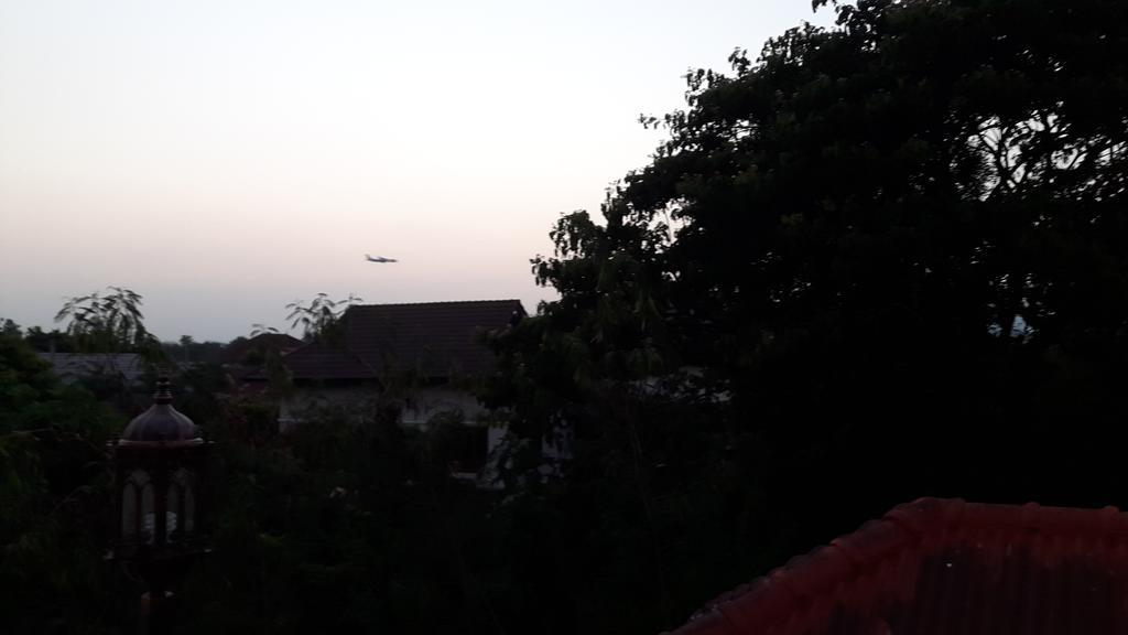 Hom Baan Chiang Mai Hotel Exterior foto